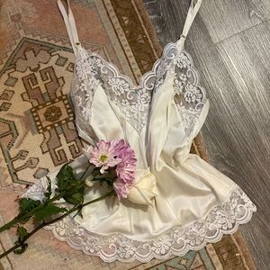 VINTAGE CHANTILLY TANK